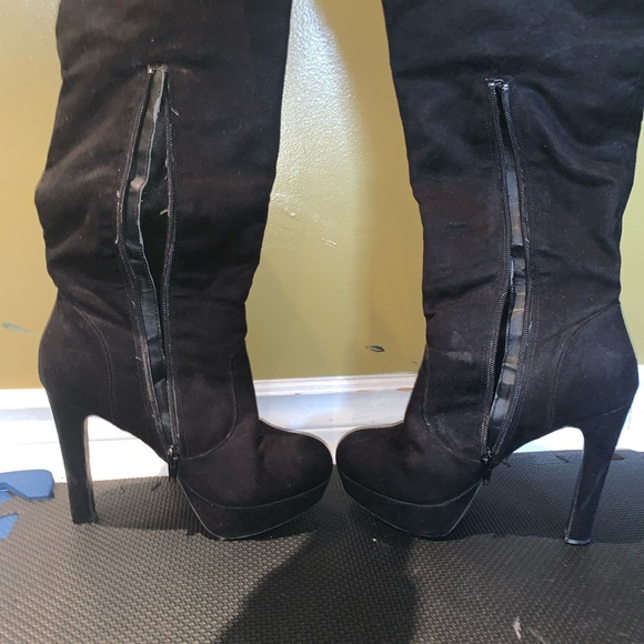 Black high boots - Picture 3 of 4
